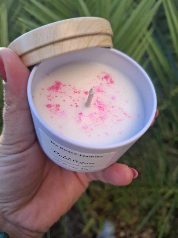 0773ffc0-7aa3-495d-8c6f-7f87aae36d88 Bougie Bubblegum