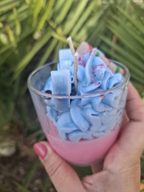 c09bcb40-f07d-4f8d-93ad-4fe152f050aa Bougie Stitch "Pain d'épices"